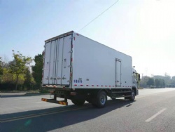 Heavy-Duty 6.8m Refrigerated Delivery Truck for Cold Chain Food Transportation Frozen Truck