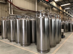 High vacuum insulated LCO2 LOX LIN LAr LNG dewar flasks cryogenic liquid cylinders